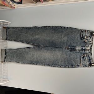 H&M Hi-Rise Mom Jeans, Medium Washed, Size: 4